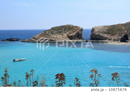 blue lagoon in Comino of Malta blue lagoon in Comino of Malta 10875676
