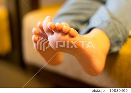 足裏　子供 10880406