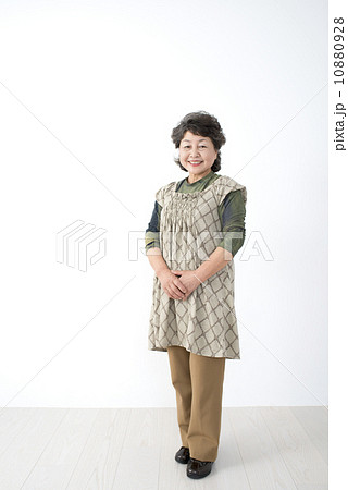 中高年の女性 10880928