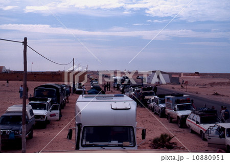 ダフラに終結したモーリタニアを目指すコンボイ ダフラに終結したモーリタニアを目指すコンボイ 10880951