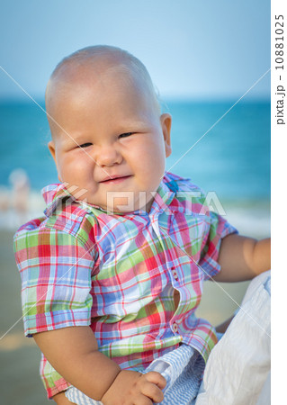 Baby on the beach 10881025