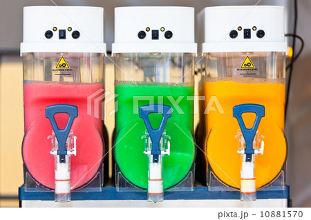 Crushed Ice Drink Dispensers 10881570
