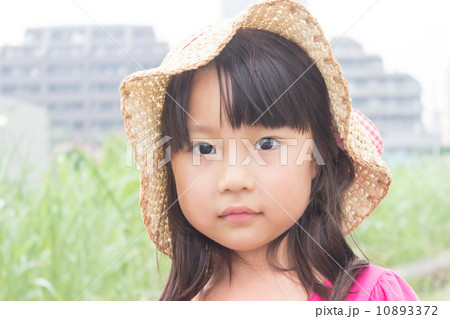 麦わらの女の子 5才 郊外 麦わらの女の子 5才 郊外 10893372