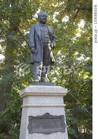渋沢栄一の銅像 渋沢栄一の銅像 10898008
