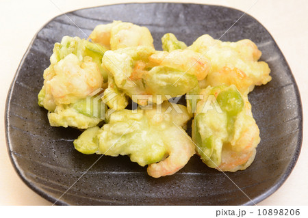 おいしい海老とそら豆の天ぷら 10898206