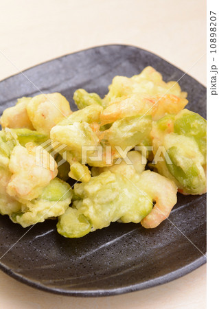 おいしい海老とそら豆の天ぷら 10898207