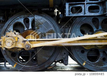 蒸気機関車の駆動輪 10899485