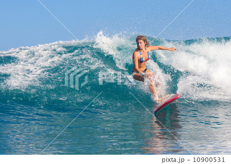 Surfer Girl. 10900531