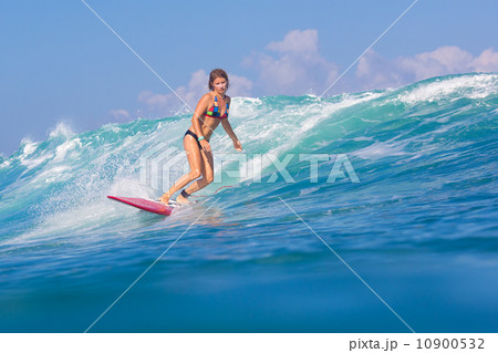 Surfer Girl. 10900532