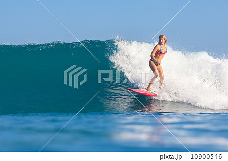 Surfer Girl. 10900546