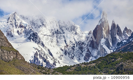 Cerro Torre in Los Glaciares National Park, Patagonia, Argentina Cerro Torre in Los Glaciares National Park, Patagonia, Argentina 10900956