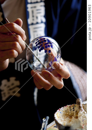 江戸風鈴の絵付け 10901963