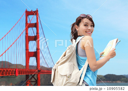 Happy woman travel in San Francisco Happy woman travel in San Francisco 10905582
