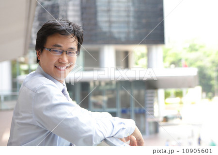 Smile business man Smile business man 10905601