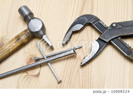 Old hammer ans screw Old hammer ans screw 10906524