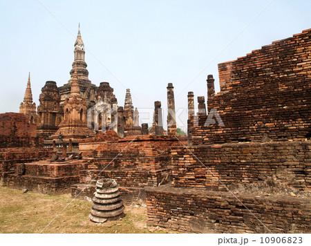Temple Buddha Statue  in Sukhothai Historical Park,Thailand 10906823