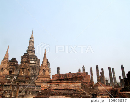 Temple Buddha Statue  in Sukhothai Historical Park,Thailand Temple Buddha Statue  in Sukhothai Historical Park,Thailand 10906837