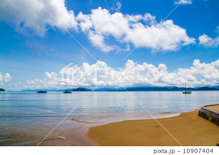 Sky and Sea 10907404
