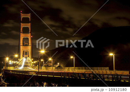 Beautiful night view of San Francisco, USA 10912180