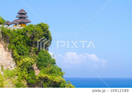 Uluwatu temple, Bali, Indonesia. 10912589