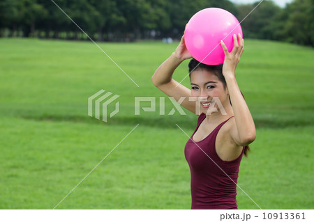 ASian Girl and pink ball ASian Girl and pink ball 10913361