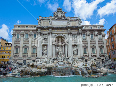 Trevi Fountain, Rome, Italy 10913897
