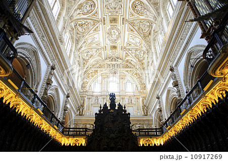 メスキータ内のカテドラル　コルドバ　【スペイン】 10917269