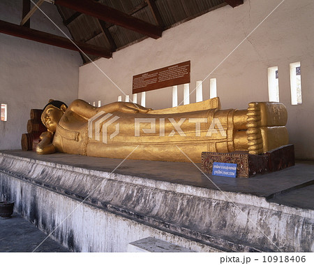 ワット・チェディ・ルアンの寝釈迦仏 10918406