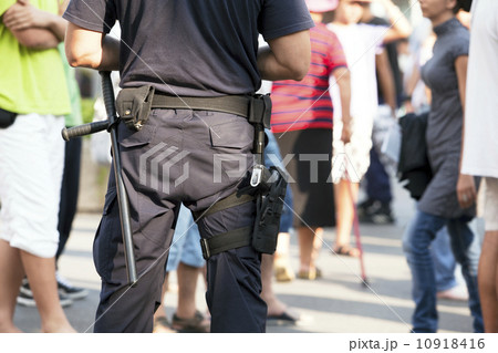 policeman policeman 10918416