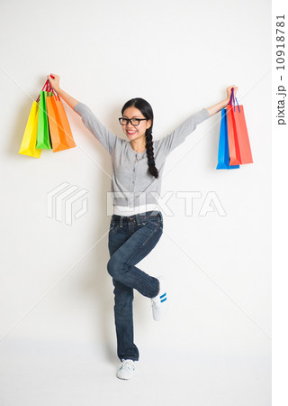 casual asian chinese with christmas gifts on white background casual asian chinese with christmas gifts on white background 10918781