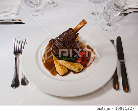 Lamb knuckle 10921227