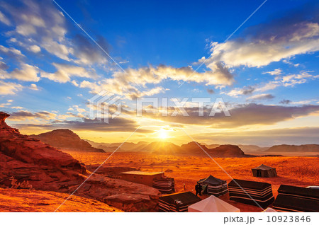The Valley of the Moon in Wadi Rum, Jordan at sunset. 10923846