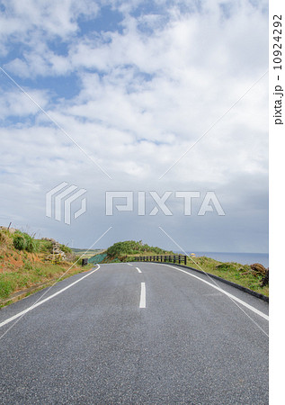 沖縄県　与那国島の南牧場線 10924292