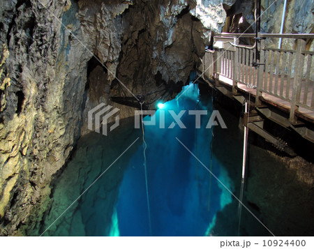 龍泉洞の地底湖(第2ホール) 龍泉洞の地底湖(第2ホール) 10924400