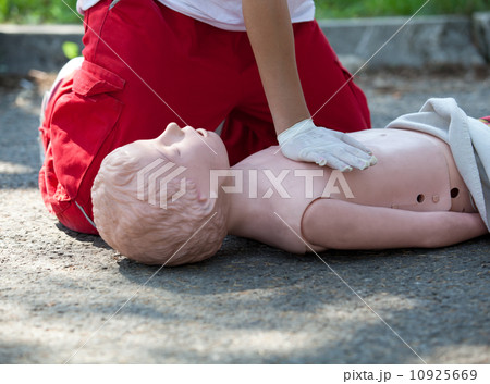 cpr training 10925669