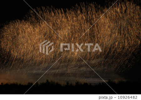 花火大会のフィナーレ 10926482