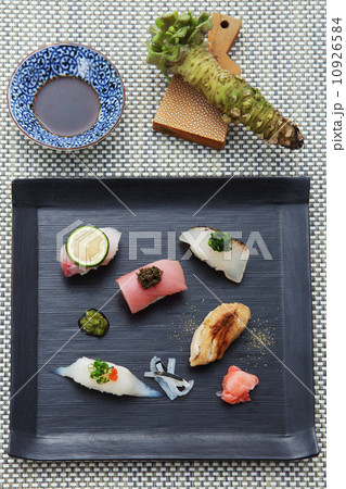 カジュアル寿司と生わさび 10926584