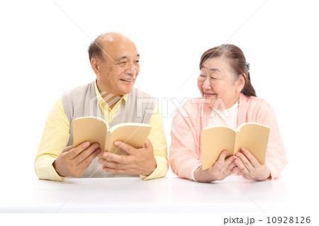シニアの読書 10928126