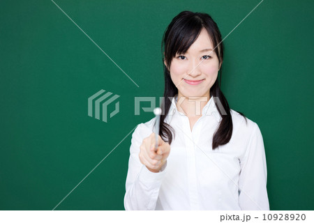 指し棒を持った女性 指し棒を持った女性 10928920