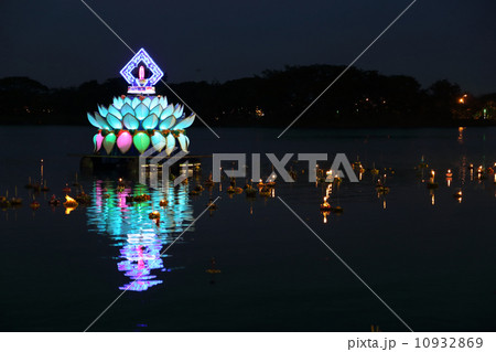 Loy kratong festival thailand 10932869