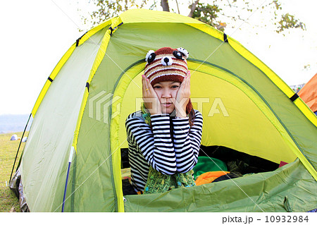 asia women in tent 10932984