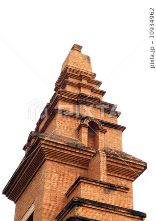 tower build from red brick 10934962