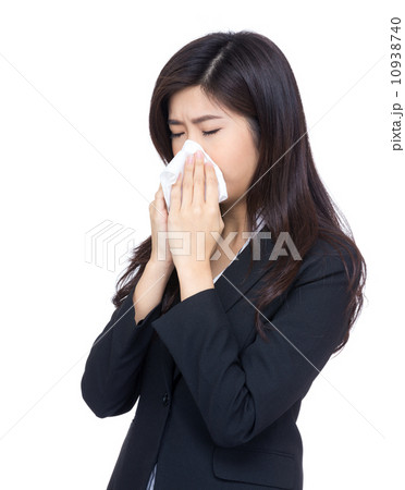 Asia businesswoman sneeze 10938740