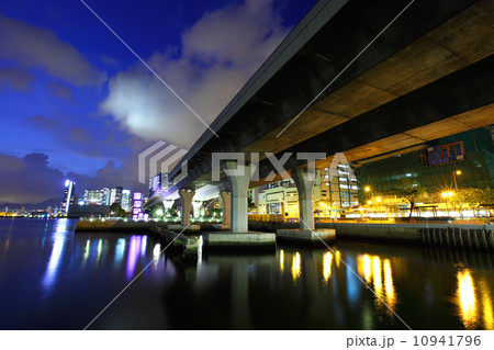Hong Kong waterfront at night Hong Kong waterfront at night 10941796