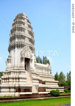 The old pagoda in Ratchaburi province 10942604