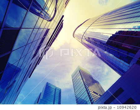 Skyscraper from low angle Skyscraper from low angle 10942620