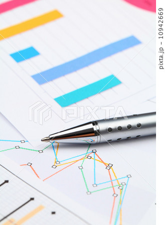 Graphical chart and pen Graphical chart and pen 10942669