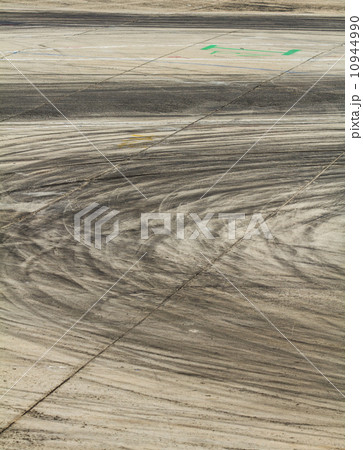 Tire marks 10944990