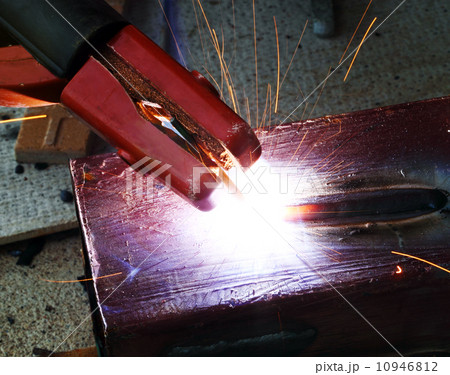 close up of electric welding 10946812