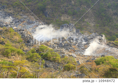 Owakudani, sulfur quarry, Japan Owakudani, sulfur quarry, Japan 10948472